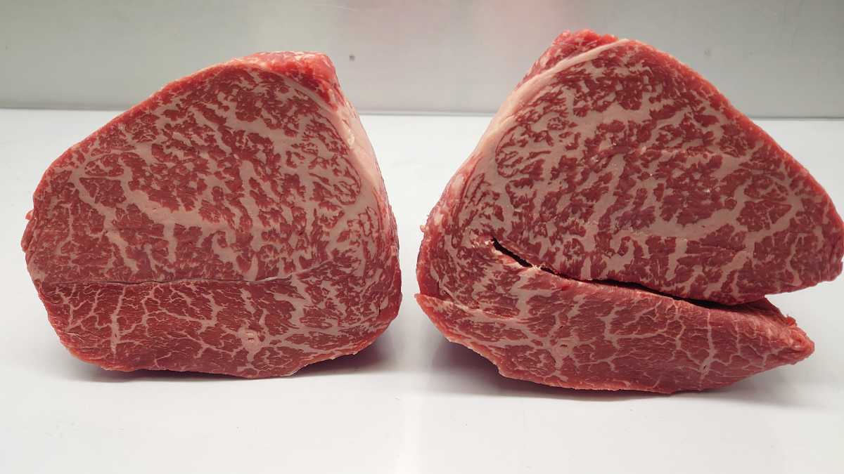 埼玉B5(交雑牛)特選芯しん(ステーキ等)芯たま 2.5kg(D)