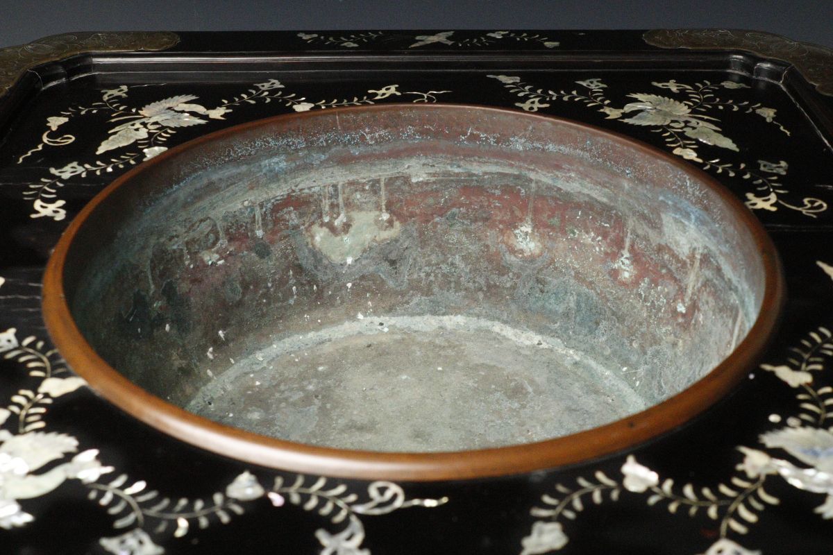 文化遺産オンライン 木地鳳凰唐草螺鈿金裝飾剣 波型ピン（中） 中国 