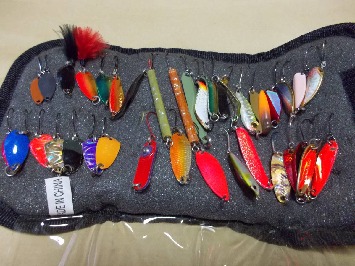 中古ルアー スミス フォルス ムカイ タング 他、管釣り用スプーン37個 