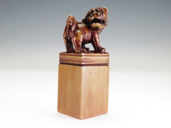 古印材「寿山石獅子鈕一対」⁄落款「董大年」⁄木箱入 古印材 寿山石