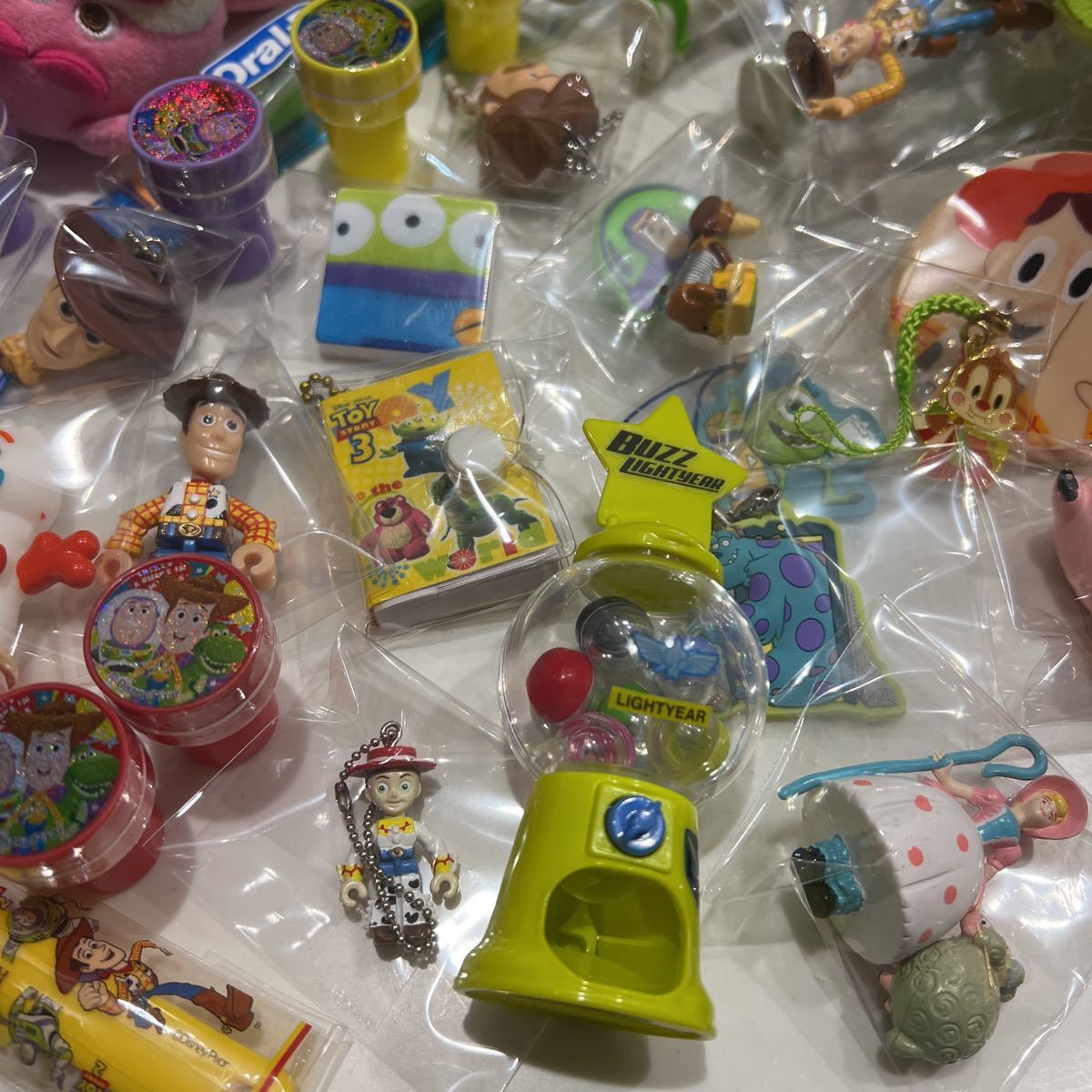 ディズニー トイストーリー : ピクサー デラックス トイストーリー４ フィギュア まとめ 大量セット 大量まとめ売り！の通販はau Story PAY ディズニー&amp;ピクサー Creations TOY おもちゃの世界”を舞台にしたフィギュアや盤ゲーム！タカラトミー