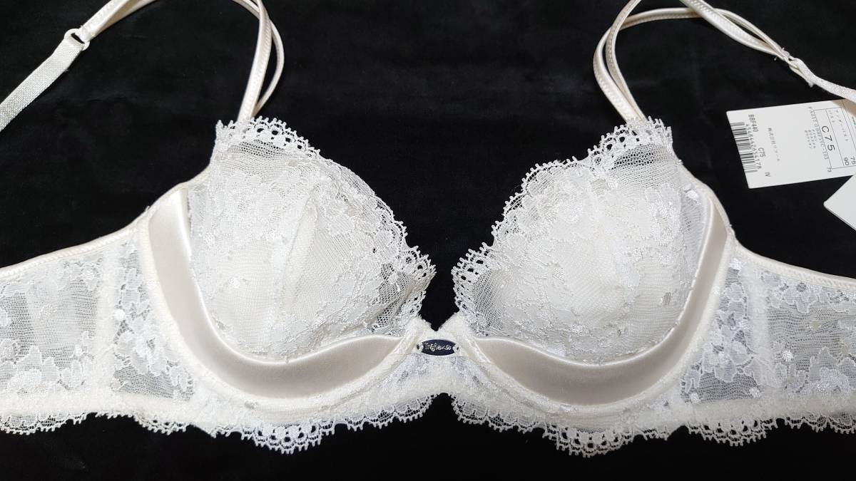 【低価，得価】 タグ付 ワコール トレフル C75 ハリウッド女優福島リラ コラボ 定価22000円 IV(75)｜売買されたオークション情報、yahooの商品情報をアーカイブ公開 - オークファン Cカップ