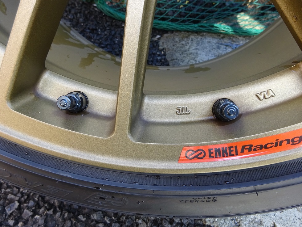 かなりきれい GT-Rサイズ ENKEI GTC01RR 18×9.5J+22 チタニウム