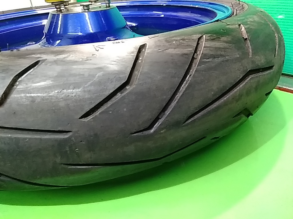 じーこ ZX12R ZX-12R ZXT20B 純正フロントホイール＆タイヤ フロントホイル
