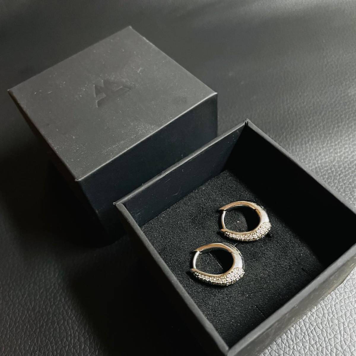 良品 TOM WOODトムウッド Liz フープピアス パヴェシルバー925ピアス 定価39，200円 送料520円〜 箱付き レディース メンズ アクセサリー 