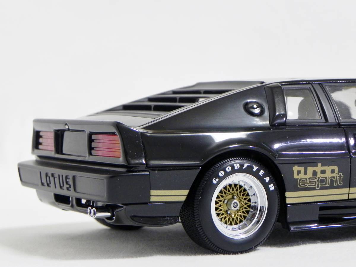 AUTOart ロータス エスプリ ターボ S2 1/18  オートアート AUTOart ロータス エスプリ ターボ S2 1/18 オートアート 【公式通販】