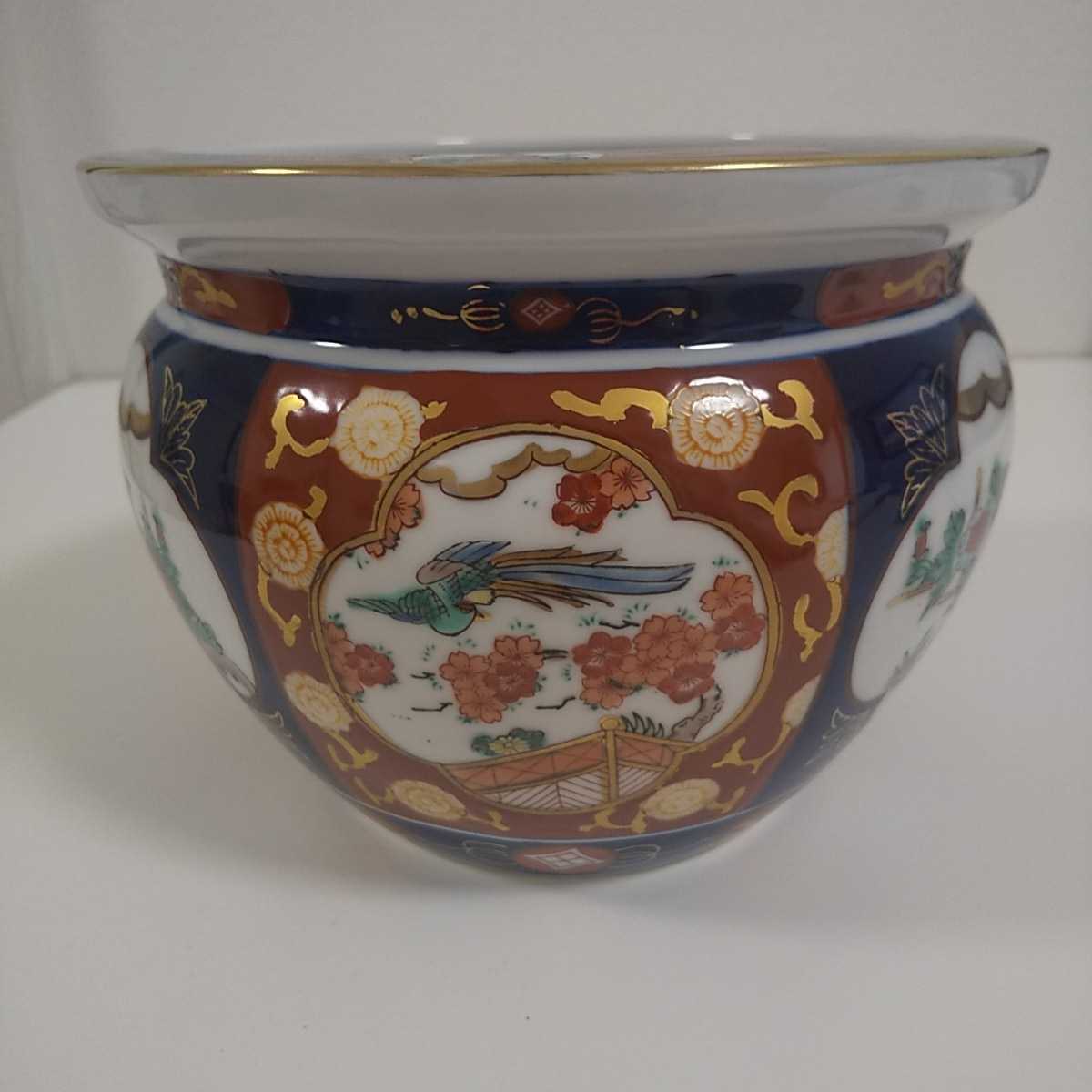 GOLD IMARI の鉢です。