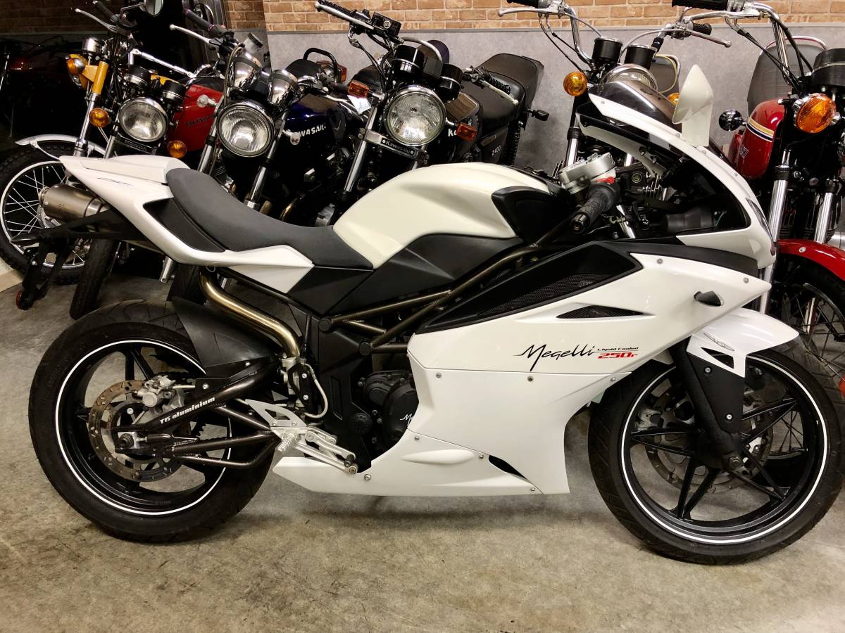 低走行美車 メガリ250R cbr250r ニンジャ250 yzf-r25 400 gsx-r250 150 