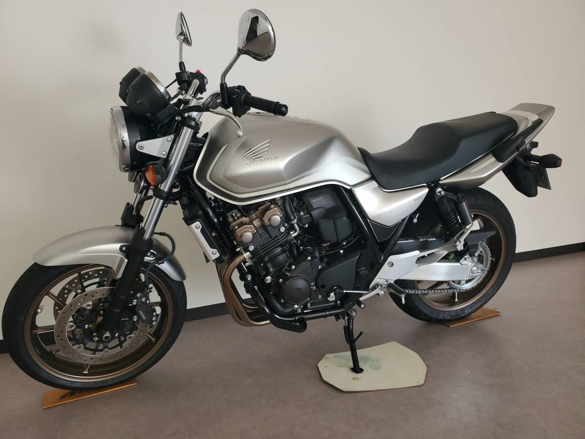 即乗 年モデル Cb400sf スーパーフォア マットシルバー 走行極少 Abs Ledヘッドライト 251cc 400cc 売買されたオークション情報 Yahooの商品情報をアーカイブ公開 オークファン Aucfan Com