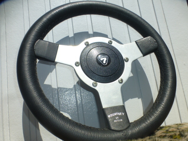 ケーターハムセブン用ステアリング モトリタ