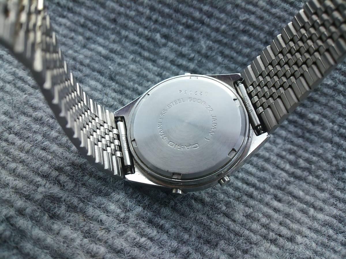 美品 CASIO VINTAGE DIGITAL ビンテージデジタル メンズ腕時計 60QR-22