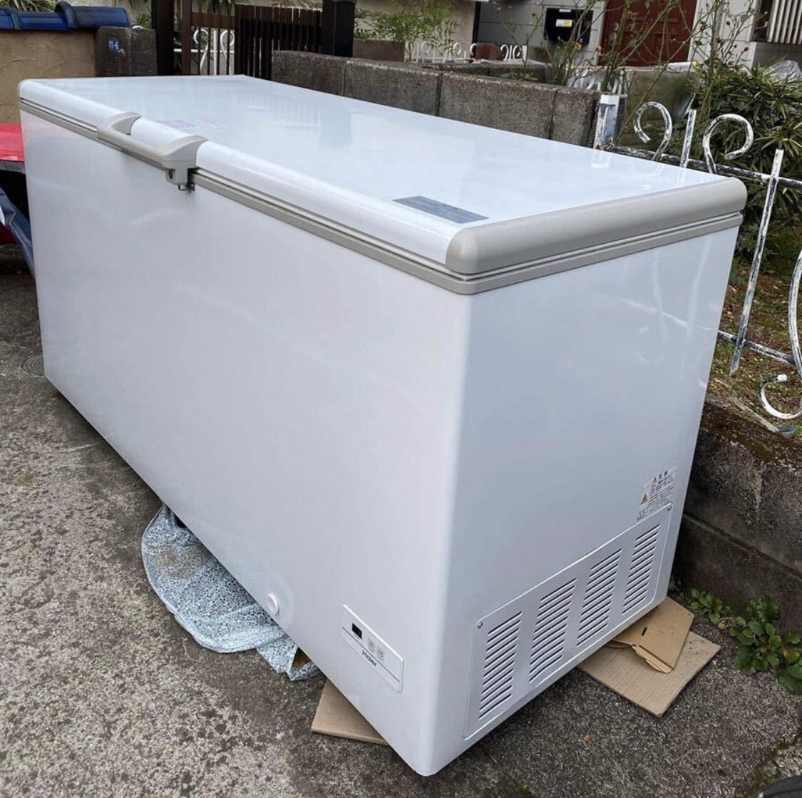 冷凍庫HAIER JF-MNC519A W 519L。半年前に新品を3個で購入した、2024