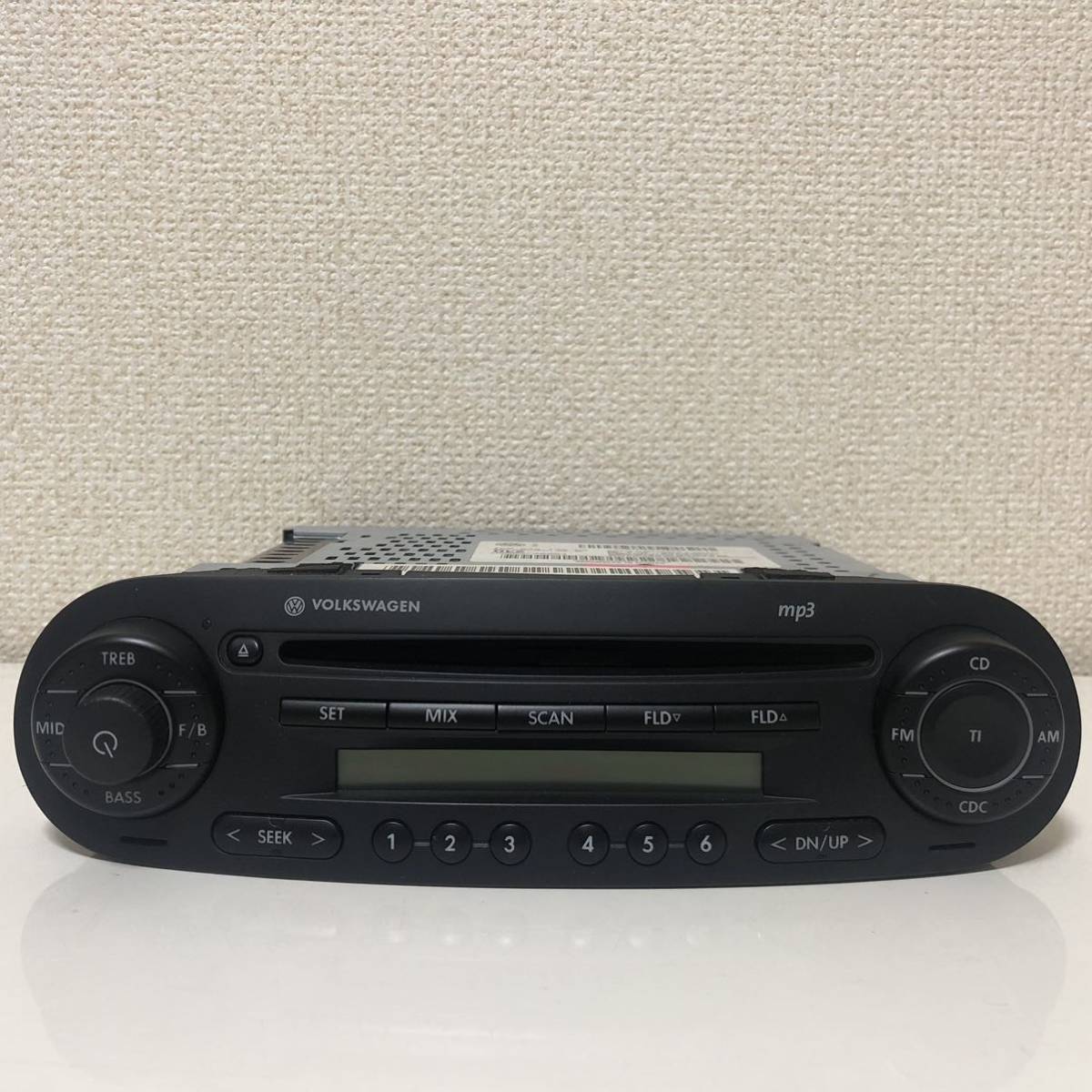 新車外し ニュービートル 純正オーディオ CDデッキ mp3