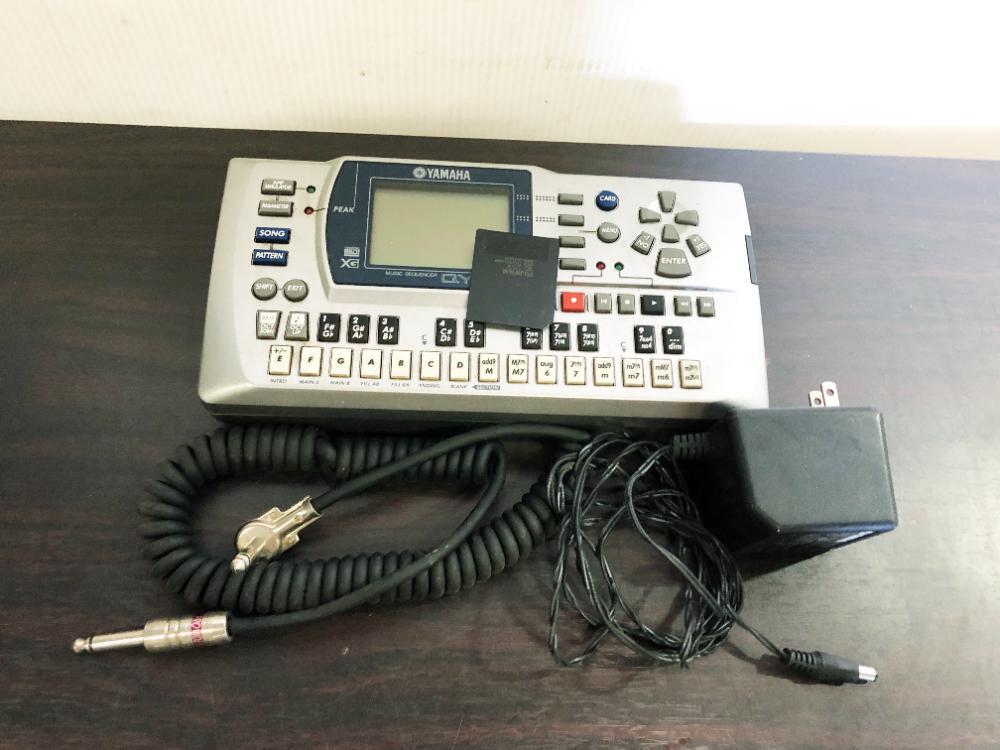 □□【取説・電源ACアダプター付】YAMAHA QY70 シーケンサー