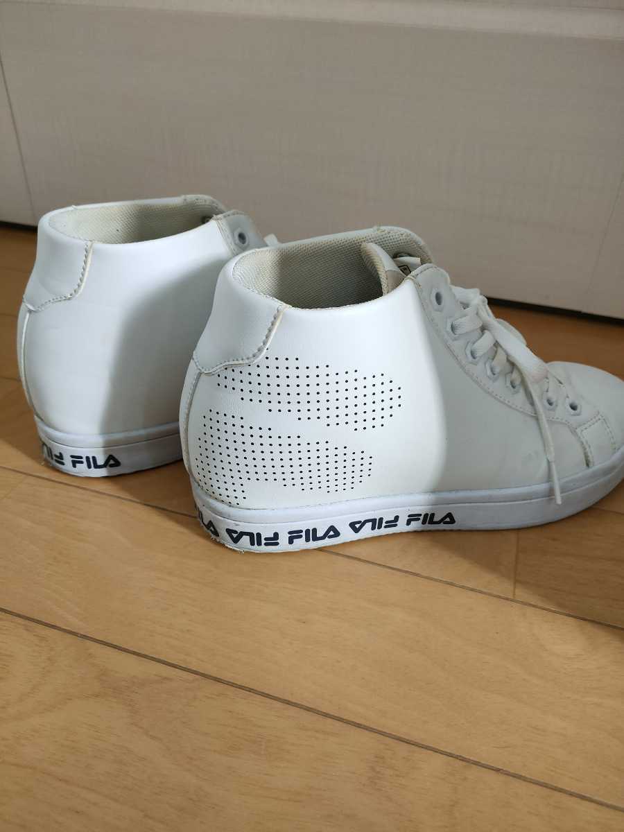Filaハイカットスニーカー レディース白23cm 23 0cm 売買されたオークション情報 Yahooの商品情報をアーカイブ公開 オークファン Aucfan Com