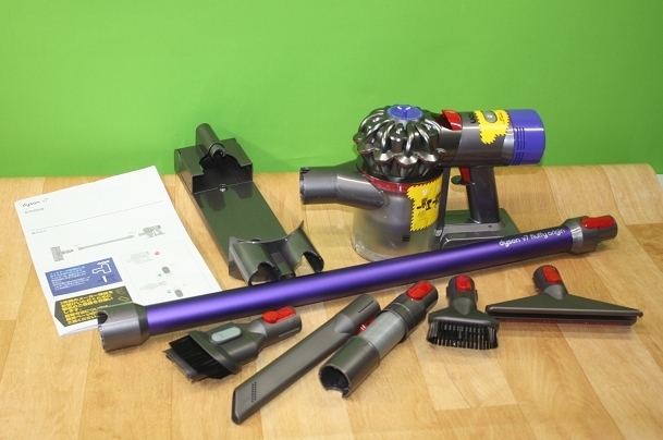 1000円～ dyson ダイソン V7 コードレスクリーナー SV11 掃除機