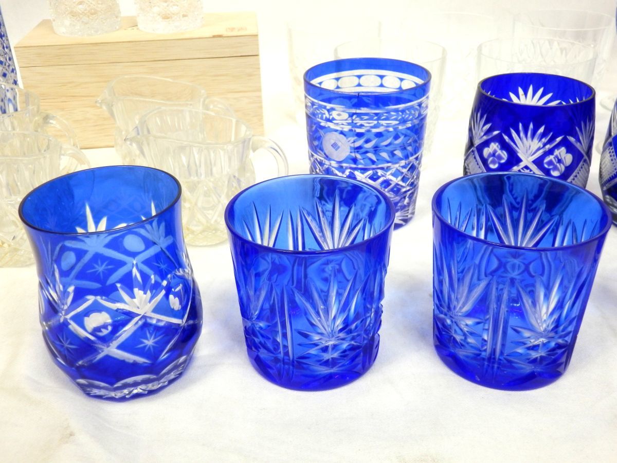 1000円スタート 食器 花瓶 計35点 KAGAMI 等 切子グラス 江戸切子 ガラス レッド系 ブルー系 ワイングラス タンブラー グラス A6016