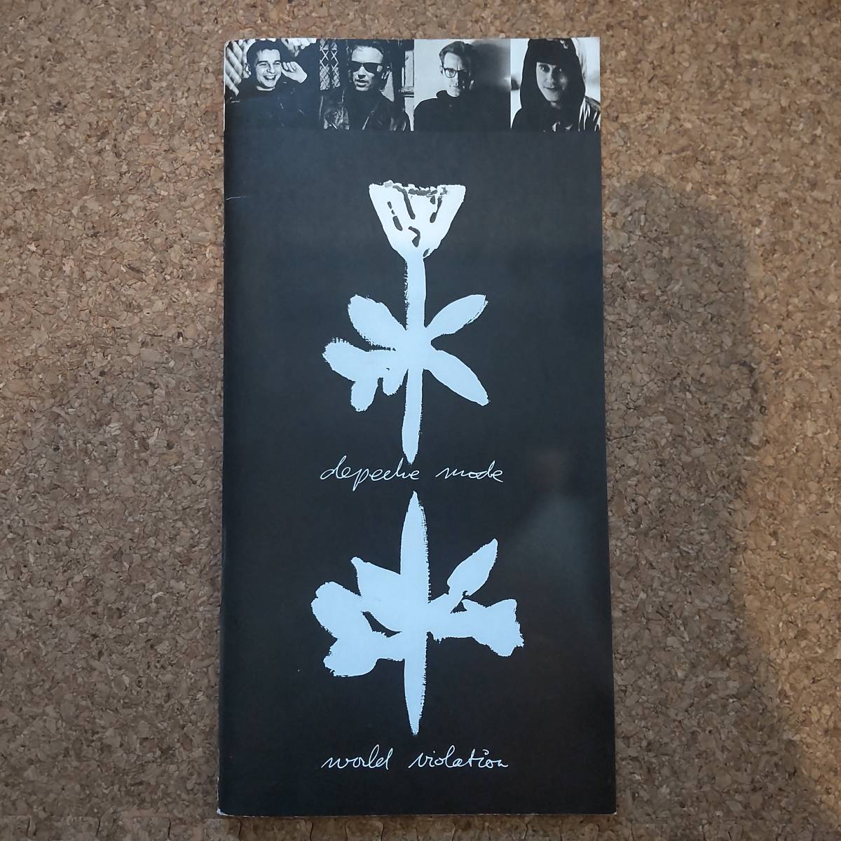 人気セール，品質保証 肆|デペッシュ モード Depeche Mode 1990年ツアーパンフレット 撮影：アントン コービン(パンフレット)｜売買されたオークション情報、yahooの商品情報をアーカイブ公開 - オークファン パンフレット