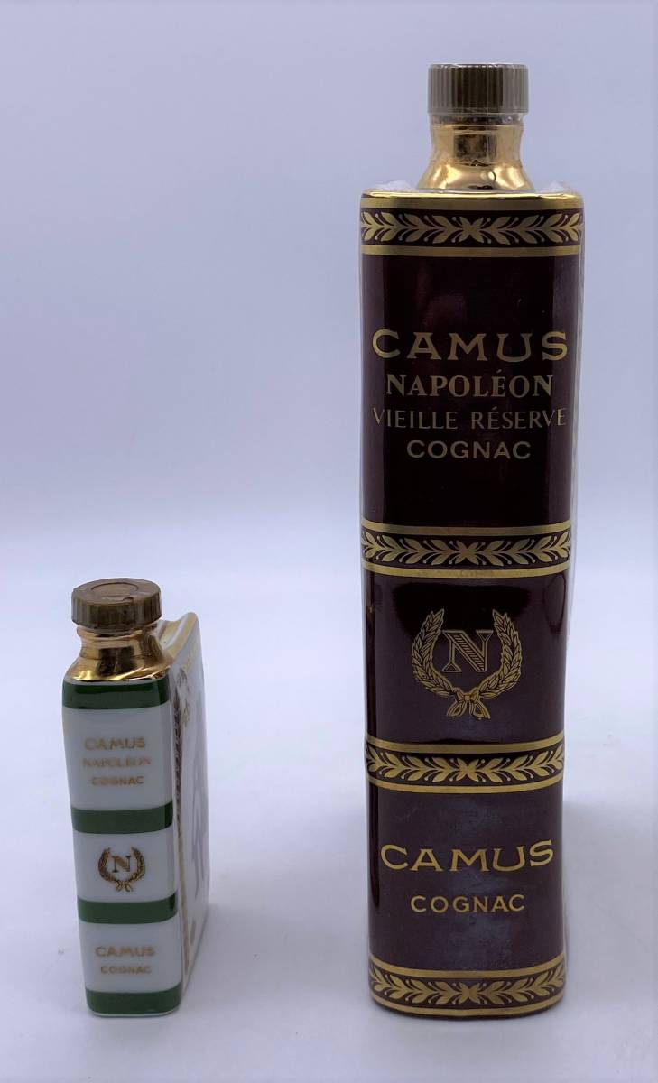 未開栓 ブランデー【 CAMUS NAPOLEON 赤 ブックボトル／緑 ミニボトル