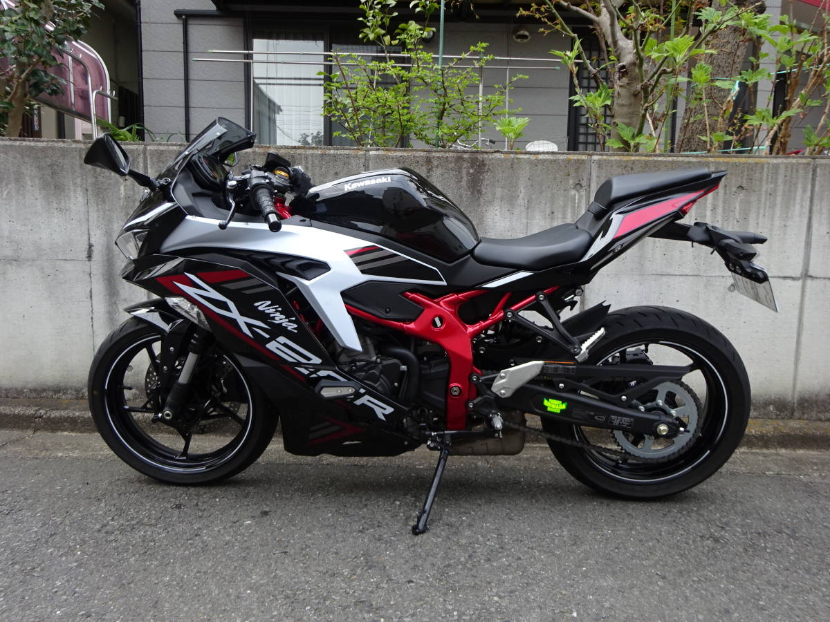 2011 Ninja ZX-25R | GESOMONT.COM