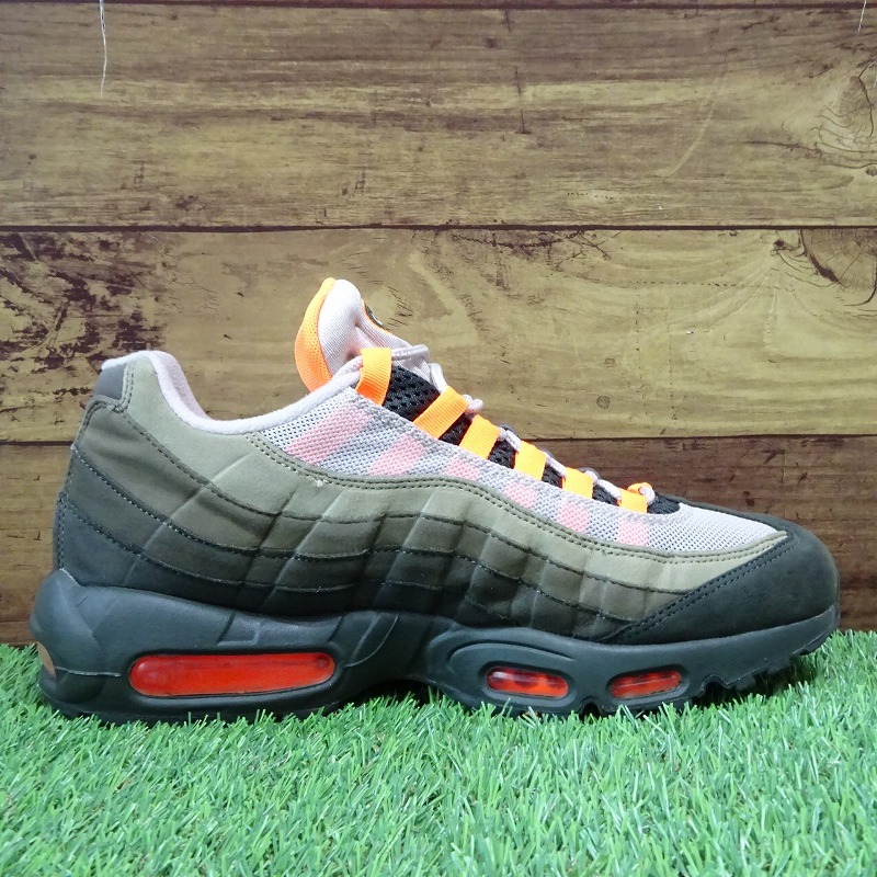 美品】ナイキ エアマックス95 OG ニュートラル オリーブトータル 美品】ナイキ エアマックス95 OG ニュートラル オリーブトータル