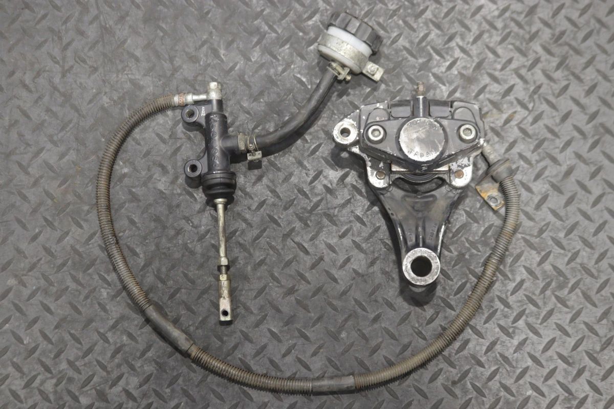 当時物 純正 GS1000 リアブレーキASSY 0046 検) GS1000S クーリー GS750 GS750E 当時物 純正 GS750 スイングアーム タバックスエンジニアリング フロントブレーキキャリパー☆GS750E、GS1000