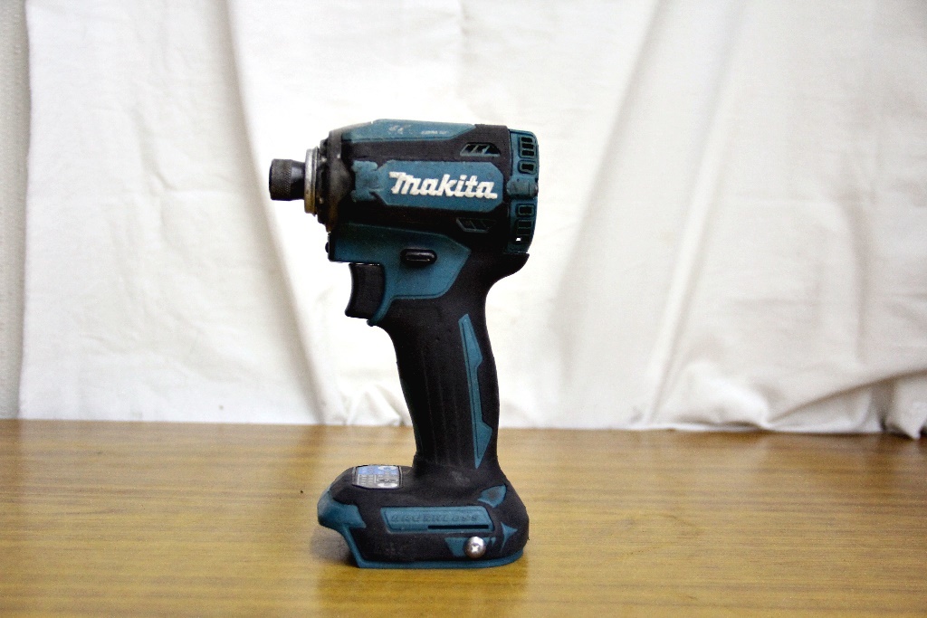 赤字超特価，得価 ジャンク品 不動品 makita マキタ 充電式インパクトドライバ TD161D 14.4V 本体のみ 122757 管BRAR(本体)｜売買されたオークション情報、yahooの商品情報をアーカイブ公開 - オークファン インパクトドライバ