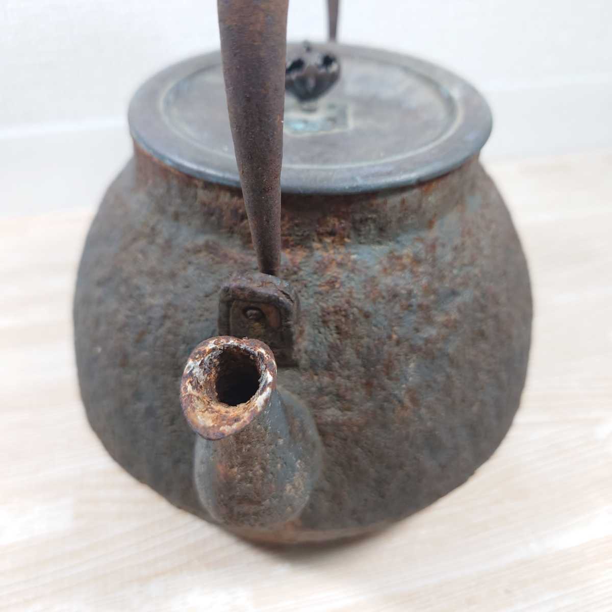 祥雲堂鉄瓶　煎茶茶道具 祥雲堂 鉄瓶 急須 当時物 重量約1.35kg 骨董 アンティーク レトロ