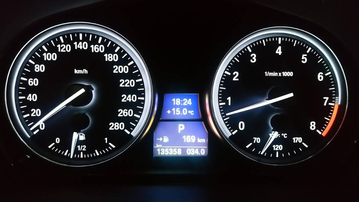 LED打ち替え加工作業】BMW E90 E91 E92 E93 3シリーズ 335i 等 