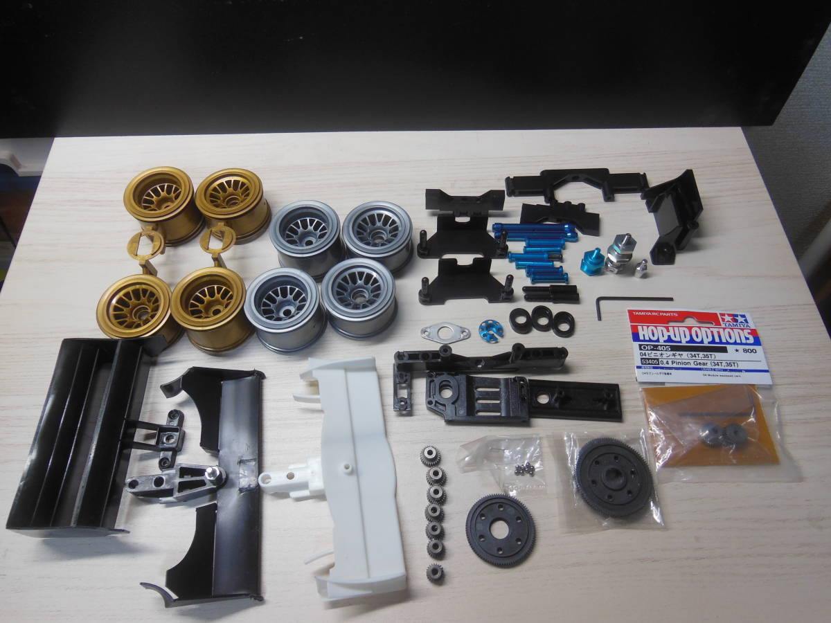 タミヤ F1 F104 ラバータイヤ用ホイール2セットとあまりパーツ中古