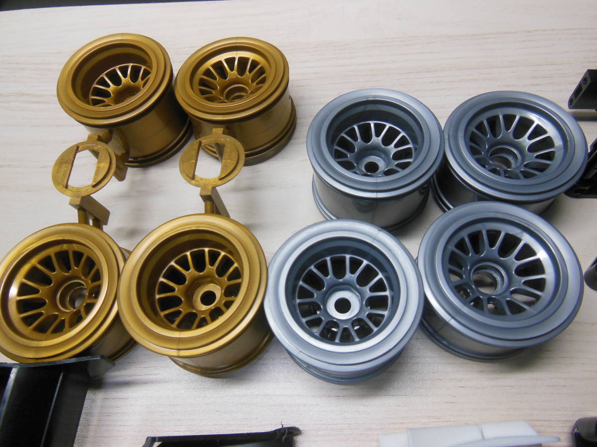 タミヤ F1 F104 ラバータイヤ用ホイール2セットとあまりパーツ中古