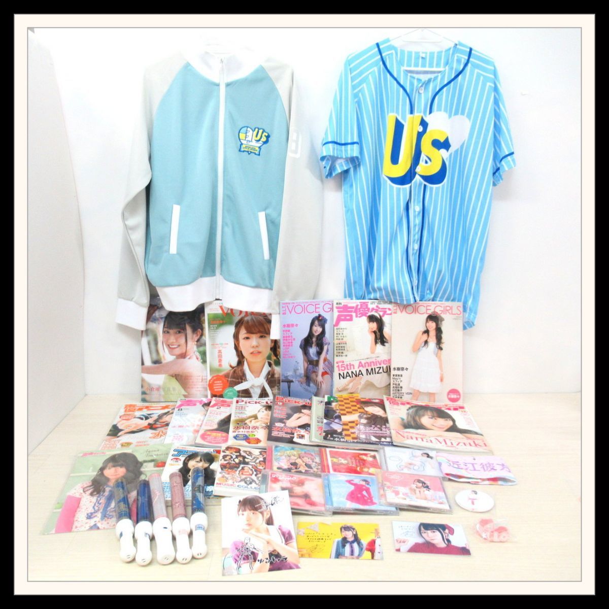 女性声優 グッズ まとめ売り DVD CD ペンライト 雑誌 写真集 他/水樹  