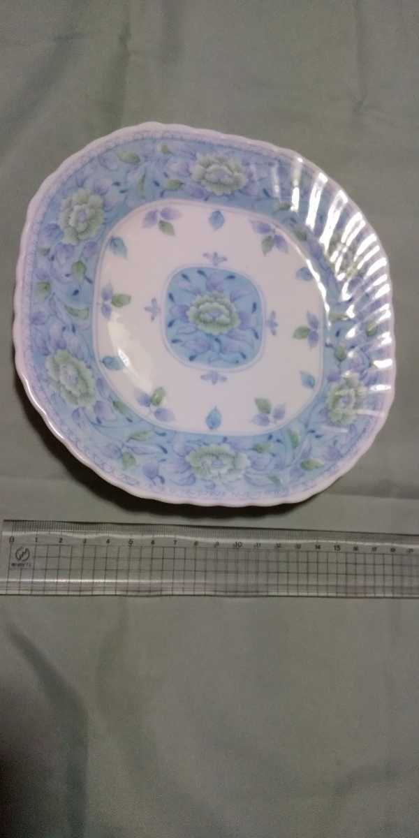 青い花柄 四角形 陶器皿 約20cm 青い花柄 四角い皿 陶器