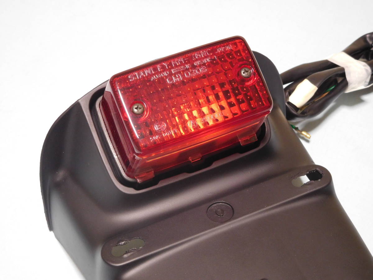 マグナ５０ ( MAGNA 50 ) [ AC13 ] 純正 テールライトユニット　ナンバープレートベースASSY