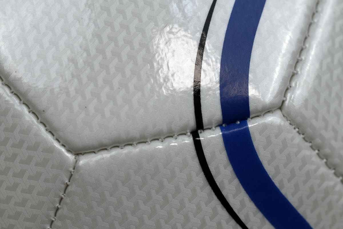 サッカーボール 5号球 青 空気針 ボールネット付き 19針縫い 糸巻き構造 Sports Euipment 5号 売買されたオークション情報 Yahooの商品情報をアーカイブ公開 オークファン Aucfan Com