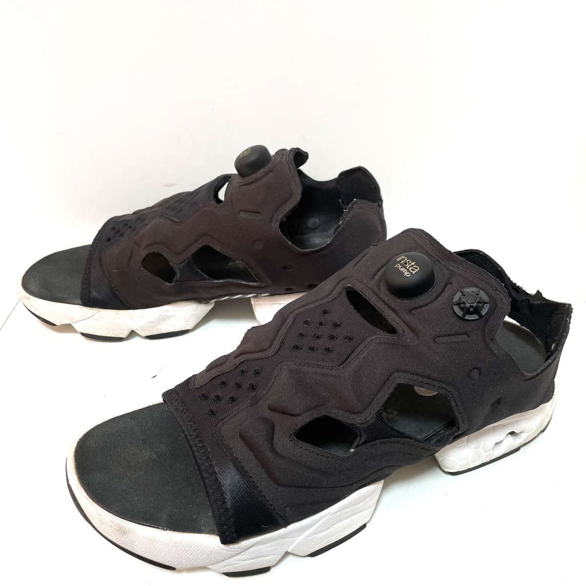 W B リーボック インスタ ポンプフューリー サンダル ブラック Reebok Insta Pump Fury フラット アウトドア レジャー メンズ 28 0cm 28 0cm以上 売買されたオークション情報 Yahooの商品情報をアーカイブ公開 オークファン Aucfan Com