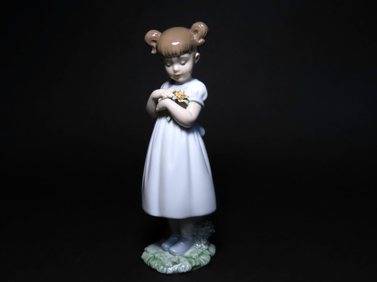 リヤドロ | 素敵なお花 LLADRO 花の香りにつつまれて 人形 女性 フィギュア