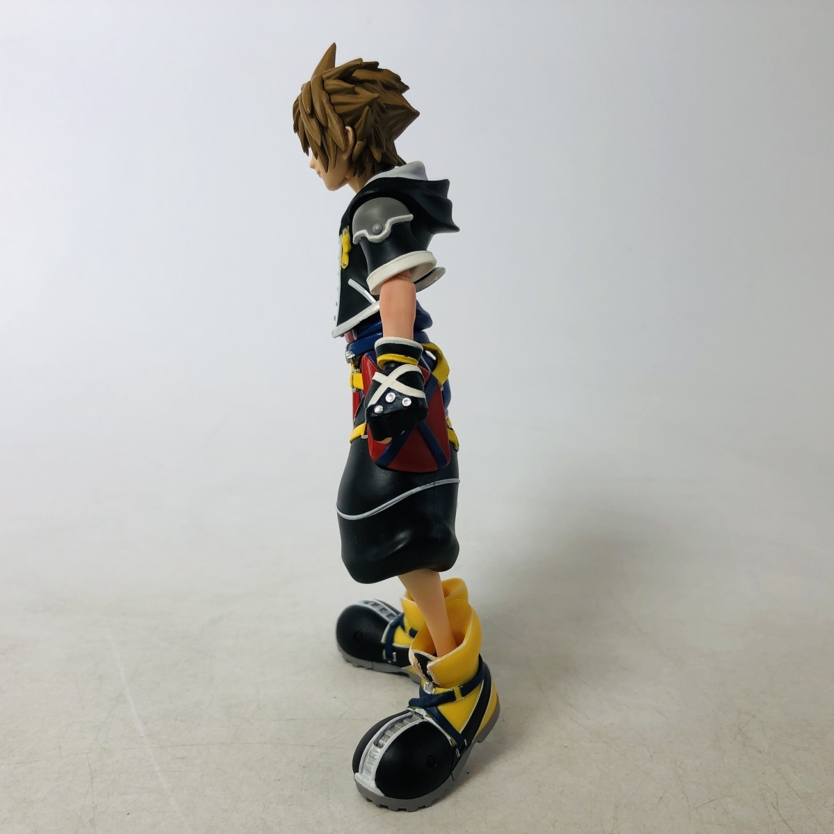 中古品 S.H.Figuarts フィギュアーツ キングダムハーツ ソラ 