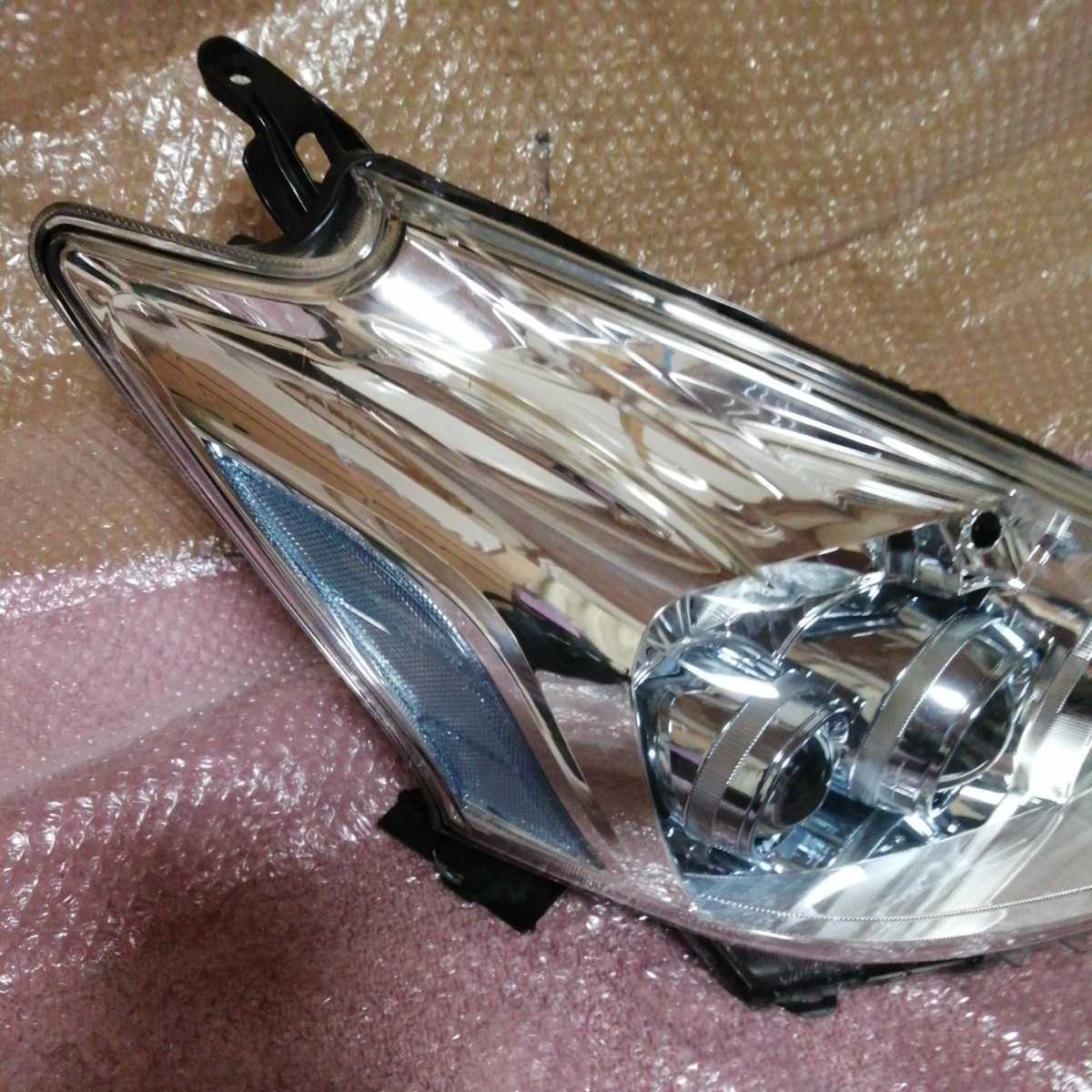 プリウスα☆ZVW40W☆前期純正 LED ヘッドライト 右側☆KOITO 47-42☆中古品_5