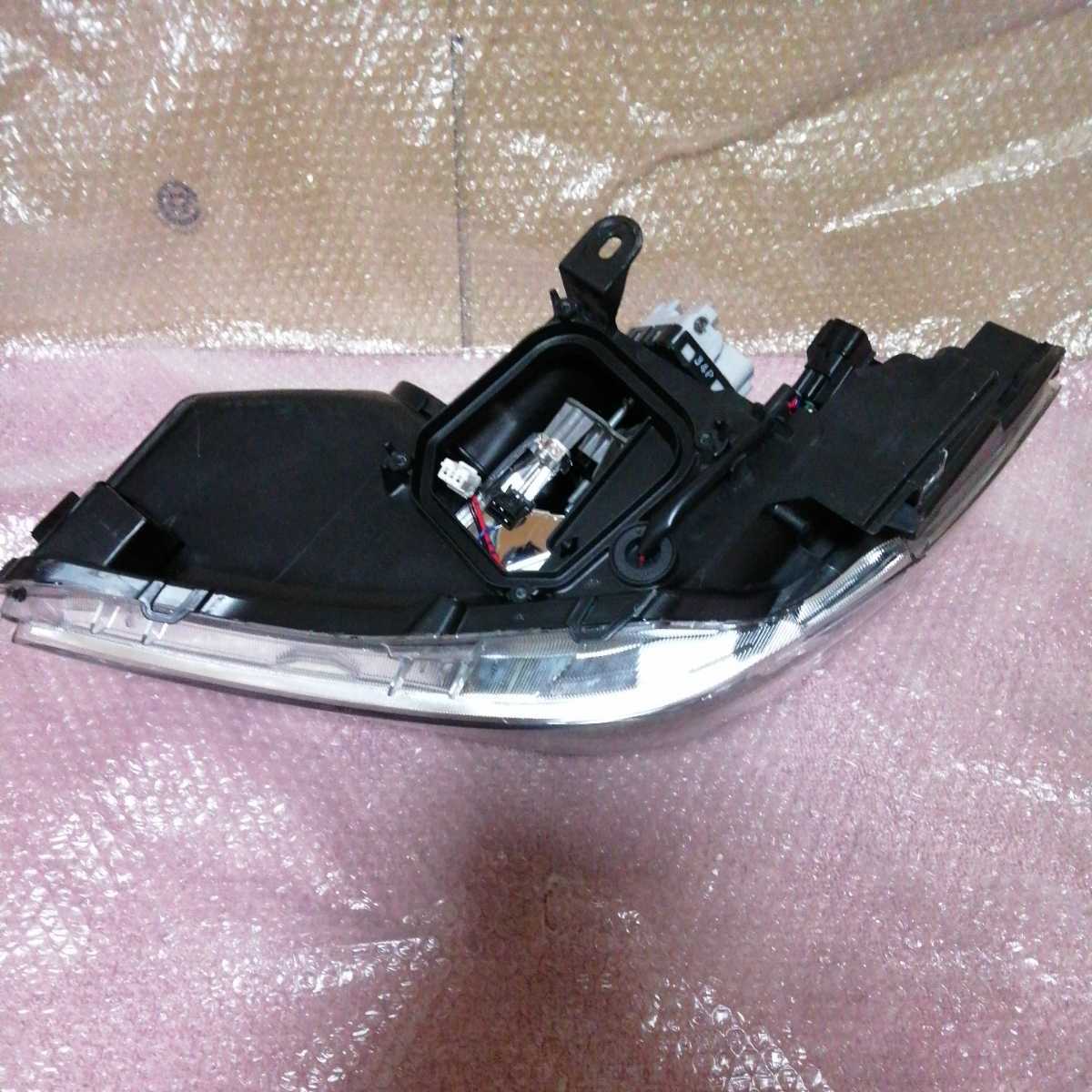 プリウスα☆ZVW40W☆前期純正 LED ヘッドライト 右側☆KOITO 47-42☆中古品_7