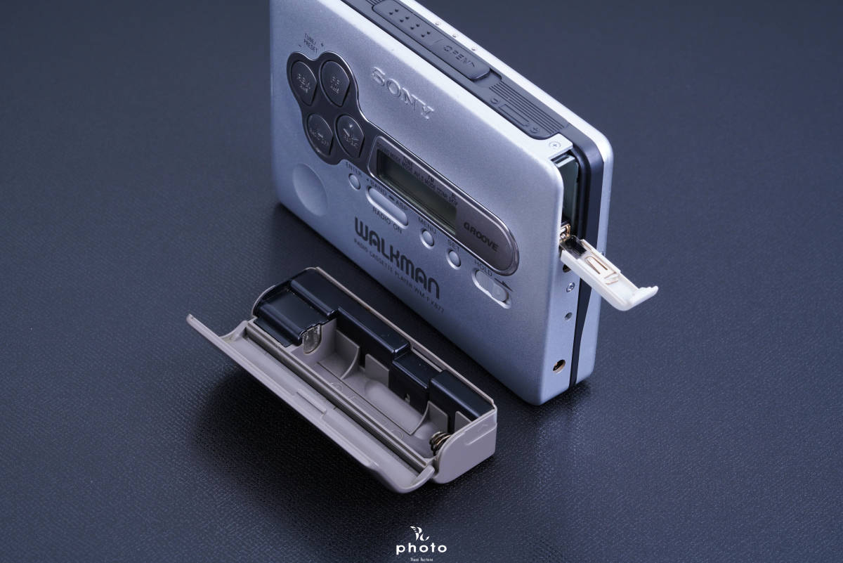 ☆極美品・動作〇☆ SONY ソニー WALKMAN FM/AMラジオ 上位モデル