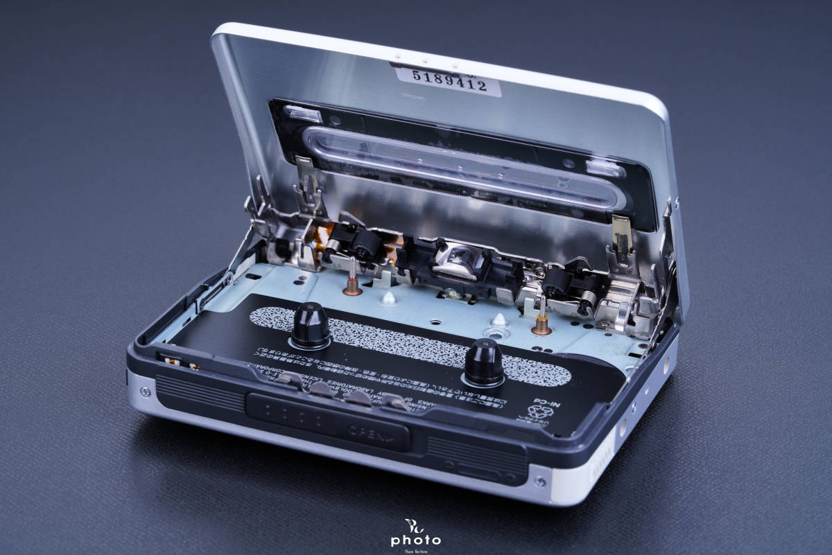 ☆極美品・動作〇☆ SONY ソニー WALKMAN FM/AMラジオ 上位モデル