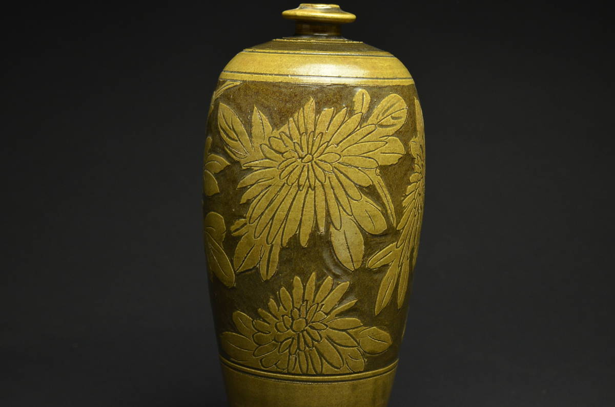 中国清時代花瓶　骨董　アンティーク壁花瓶 中国古美術.旧蔵品.磁州窯.柿紅釉剔刻牡丹紋梅瓶.花瓶.賞物.骨董.古玩
