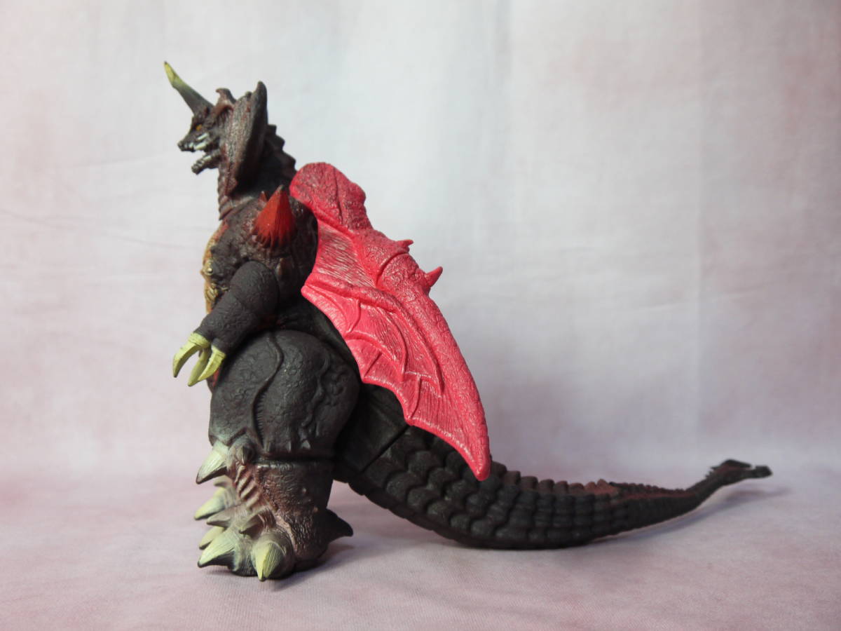 東宝怪獣シリーズ デストロイア 完全体 1995 ビッグサイズソフビ フィギュア バンダイ ゴジラ 怪獣 売買されたオークション情報 Yahooの商品情報をアーカイブ公開 オークファン Aucfan Com