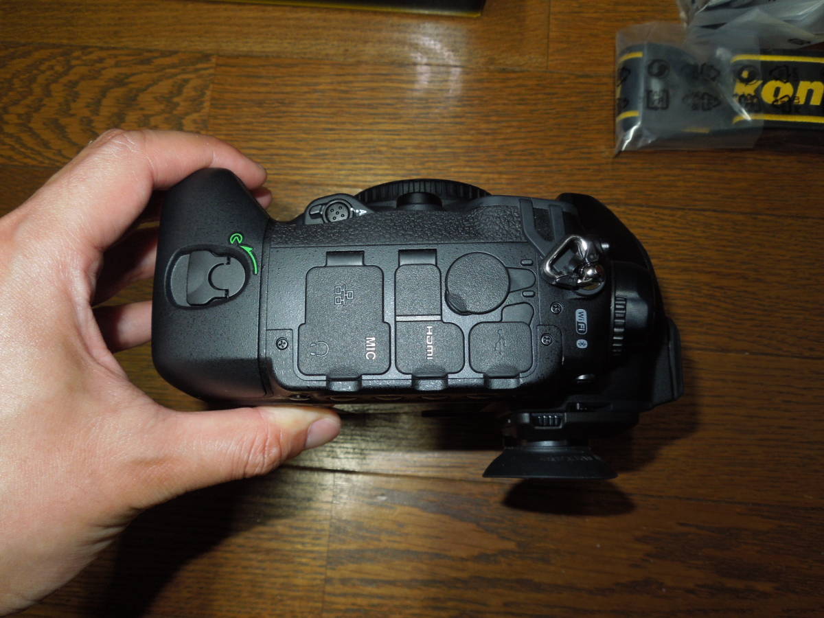 NIKON D6 ボディ 付属品完備 元箱 フラッグシップモデル おまけ付き 美 