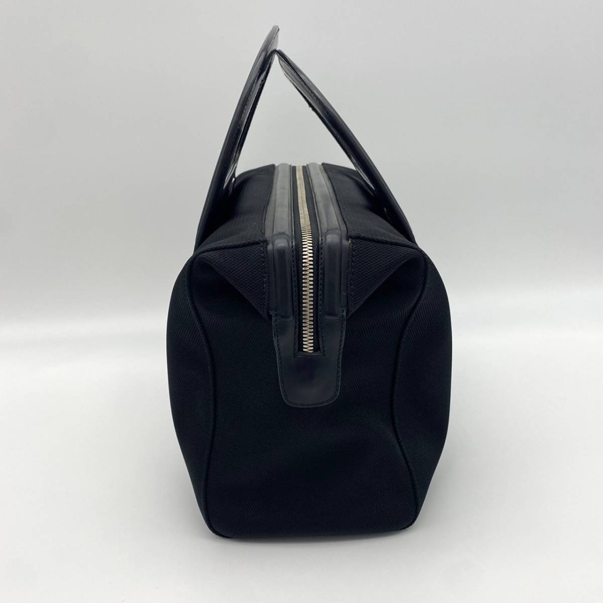 美品 正規品 Salvatore Ferragamo サルヴァトーレ・フェラガモ ミニ