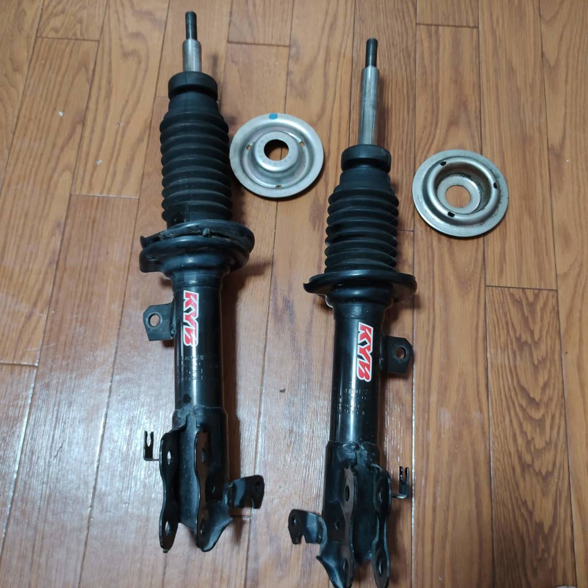 ha36s アルトワークス 2WD ショックアブソーバー 公式通販 HA36S KYB アルトワークスの純正サスペンションKYB(2WD) 純正サスペンションKYB HA36Sアルトワークス純正KYB KYB(2WD) アルトワークスの純正サスペンション ha36S スズキ 純正サスペンション（KYB）低走行 ha36s」の人気商品一覧