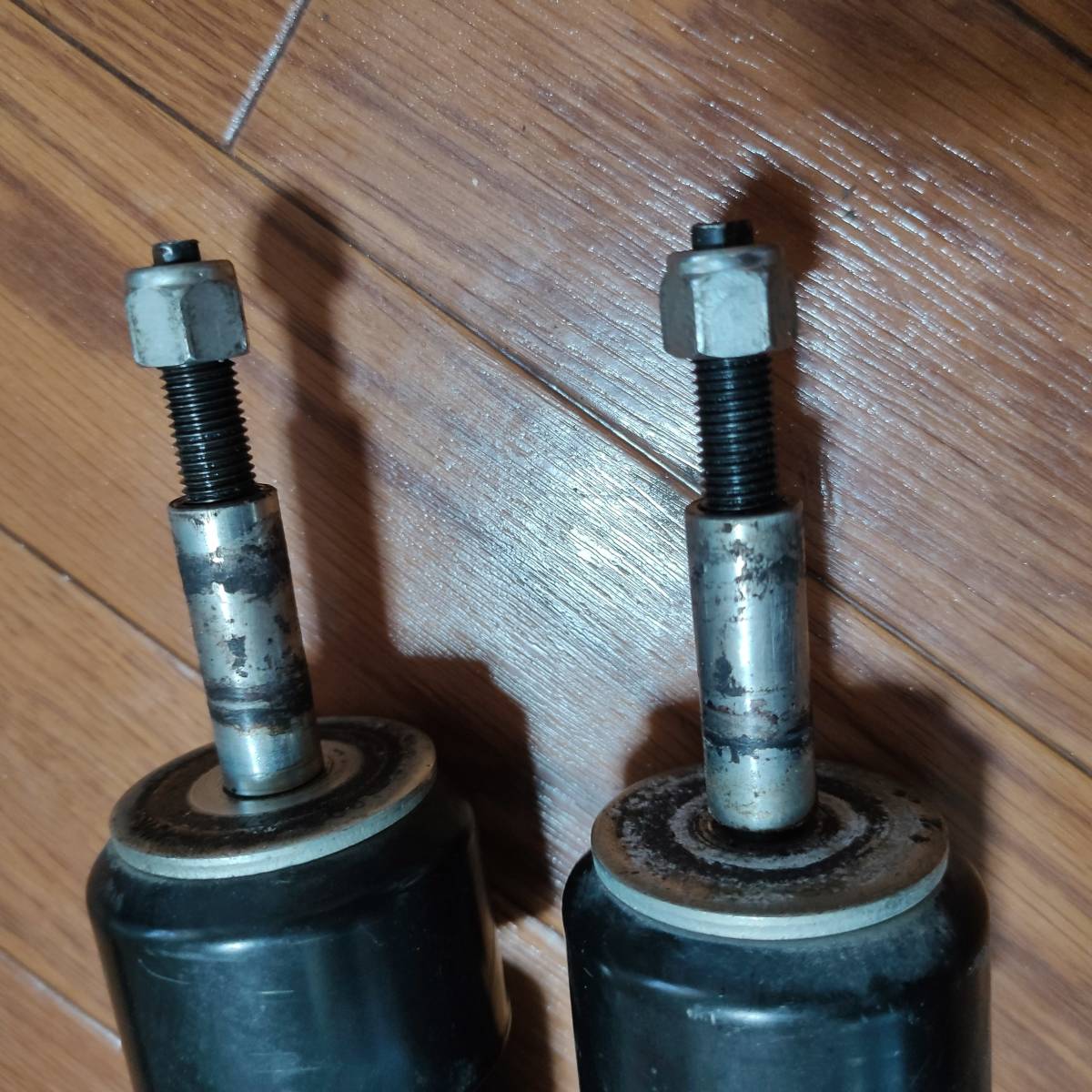 ha36s アルトワークス 2WD ショックアブソーバー 公式通販 HA36S KYB アルトワークスの純正サスペンションKYB(2WD) 純正サスペンションKYB HA36Sアルトワークス純正KYB KYB(2WD) アルトワークスの純正サスペンション ha36S スズキ 純正サスペンション（KYB）低走行 ha36s」の人気商品一覧