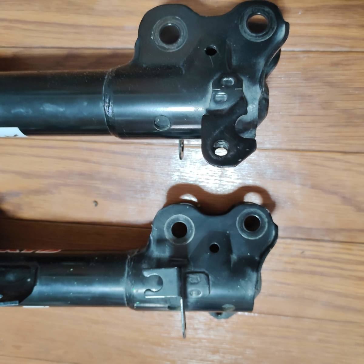 ha36s アルトワークス 2WD ショックアブソーバー 公式通販 HA36S KYB アルトワークスの純正サスペンションKYB(2WD) 純正サスペンションKYB HA36Sアルトワークス純正KYB KYB(2WD) アルトワークスの純正サスペンション ha36S スズキ 純正サスペンション（KYB）低走行 ha36s」の人気商品一覧