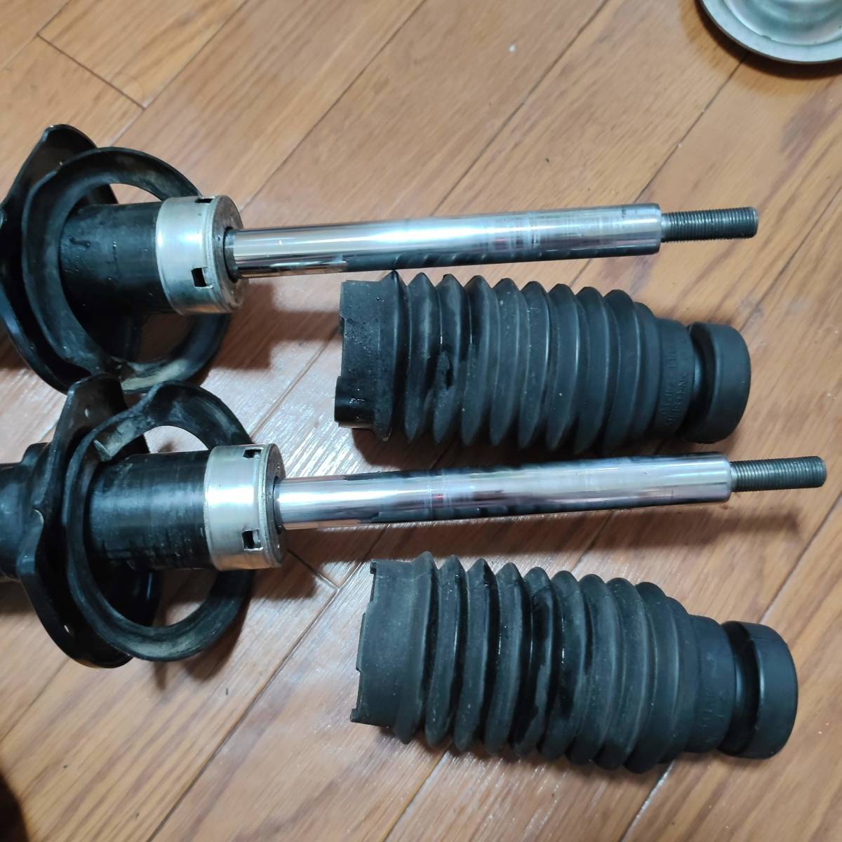 ha36s アルトワークス 2WD ショックアブソーバー 公式通販 HA36S KYB アルトワークスの純正サスペンションKYB(2WD) 純正サスペンションKYB HA36Sアルトワークス純正KYB KYB(2WD) アルトワークスの純正サスペンション ha36S スズキ 純正サスペンション（KYB）低走行 ha36s」の人気商品一覧